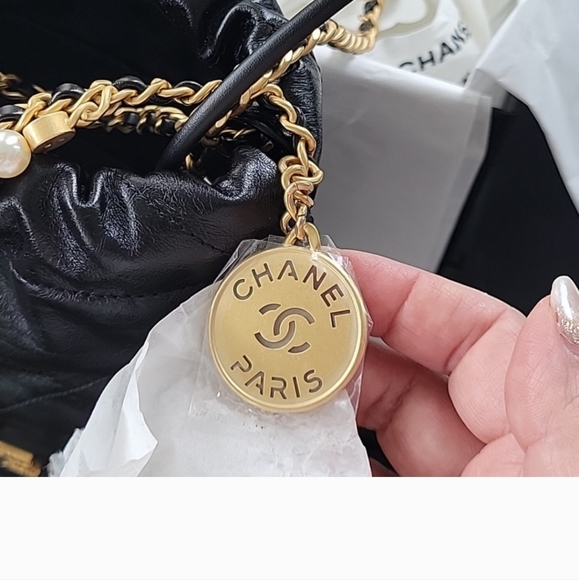 Chanel mini 22 bag with pearls. - Picture 8 of 10